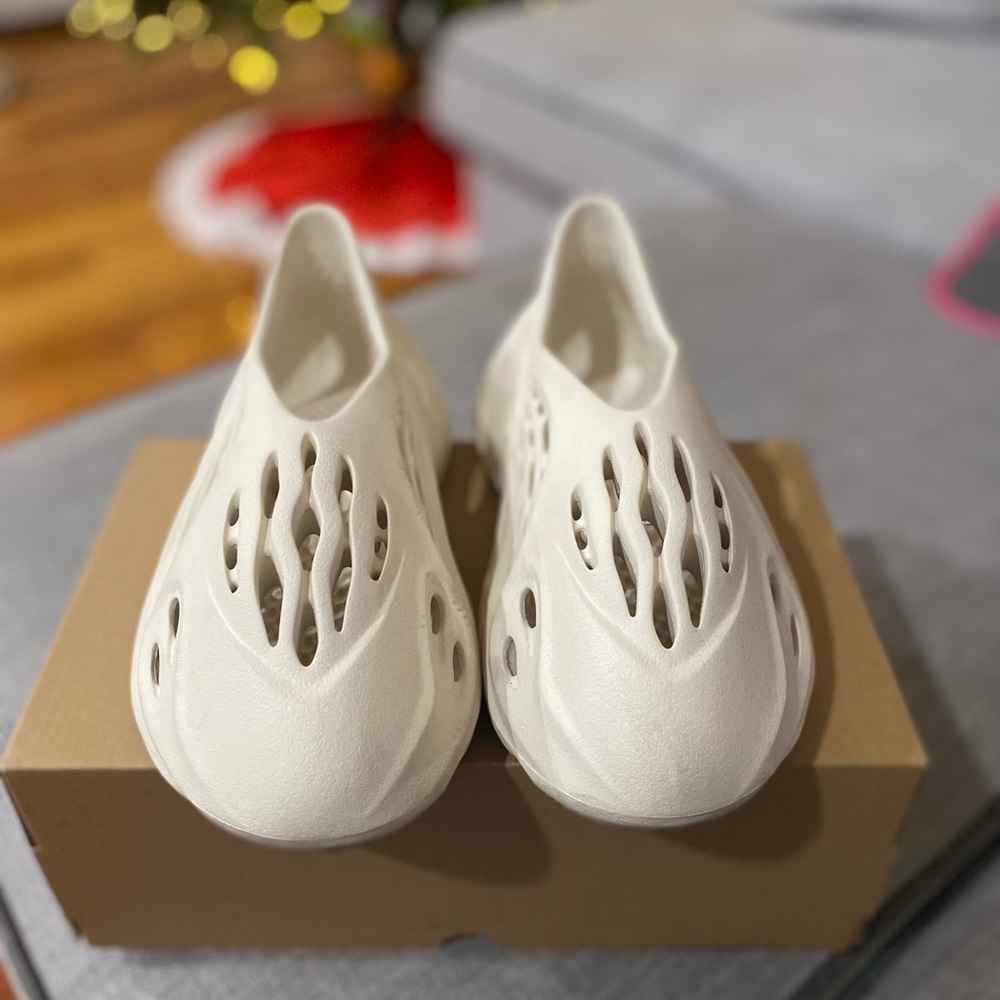 Yeezy Foam Runner Sand Size US M 6